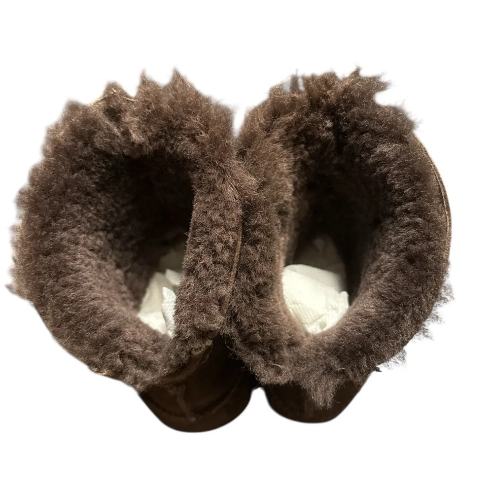 Fitflop Mukluk Sheepskin winter Boots,size 2